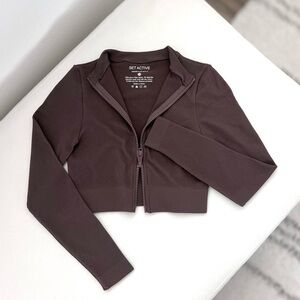 SET Active Ribbed Long Sleeve Crop with Double Zipper in Color Pepper & Size XS